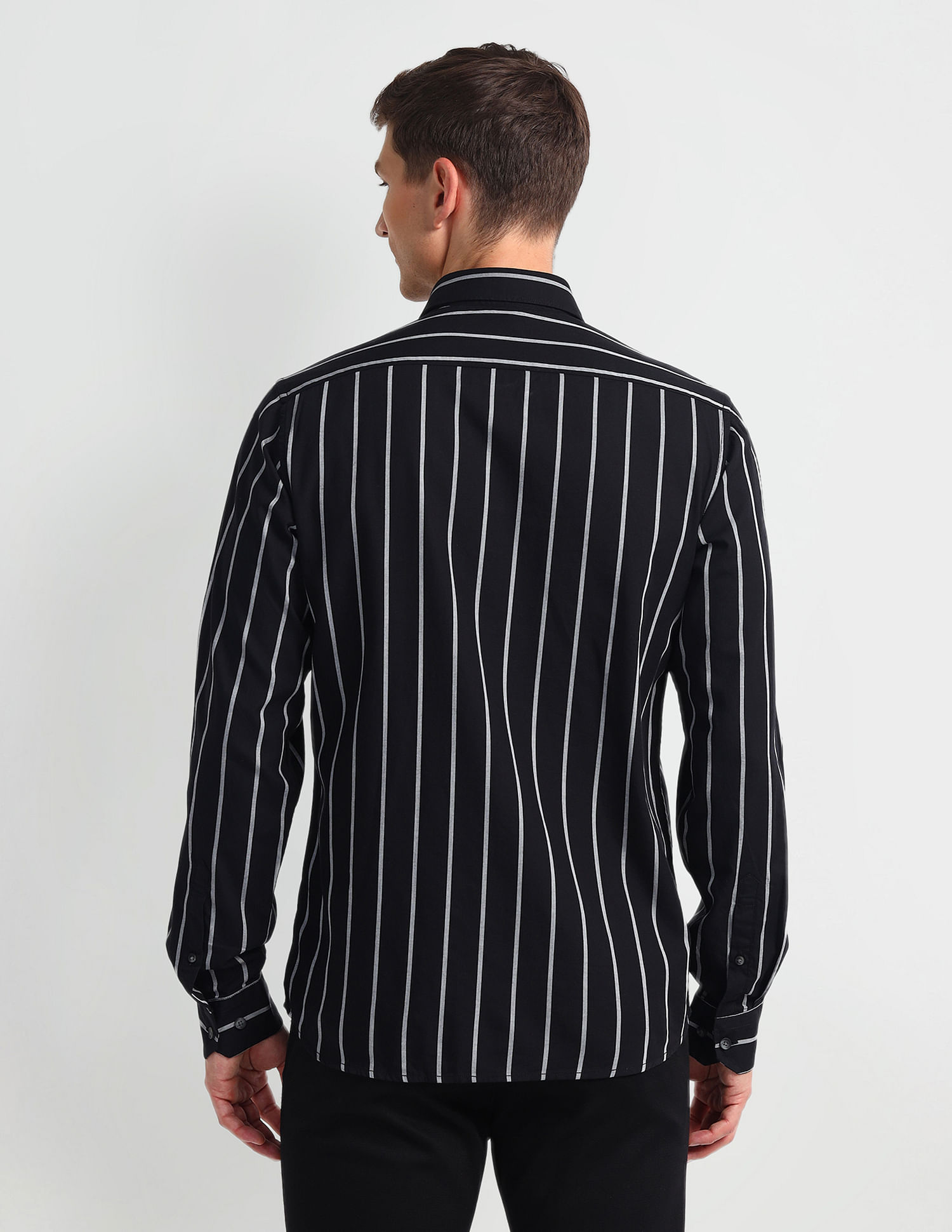 Arrow Sport Manhattan Slim Fit Vertical Striped Shirt