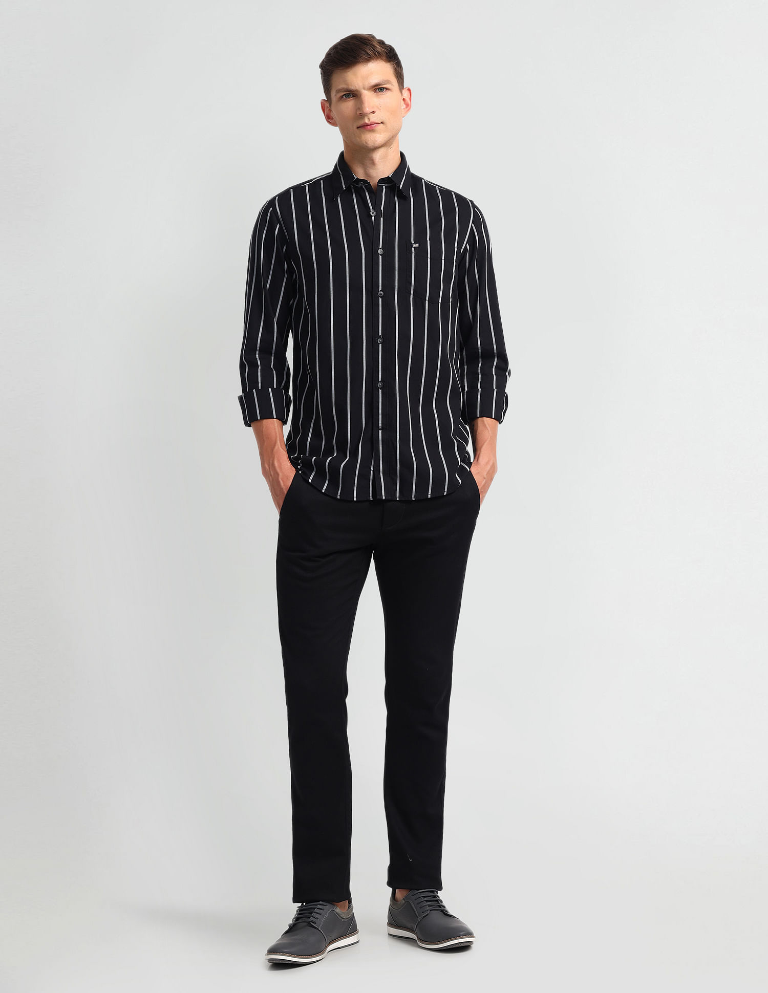 Arrow Sport Manhattan Slim Fit Vertical Striped Shirt