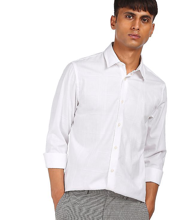 Calvin Klein Jeans Men Printed Casual White Shirt - Buy Calvin Klein Jeans  Men Printed Casual White Shirt Online at Best Prices in India