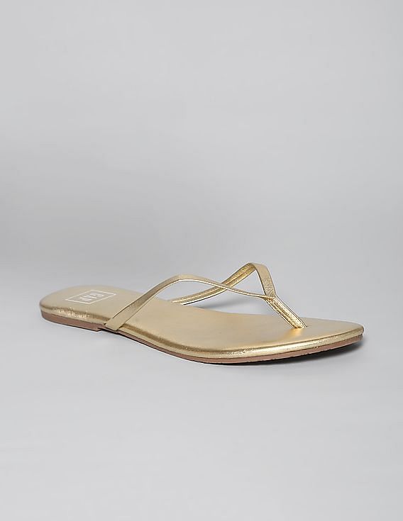 Gap gold sale flip flops