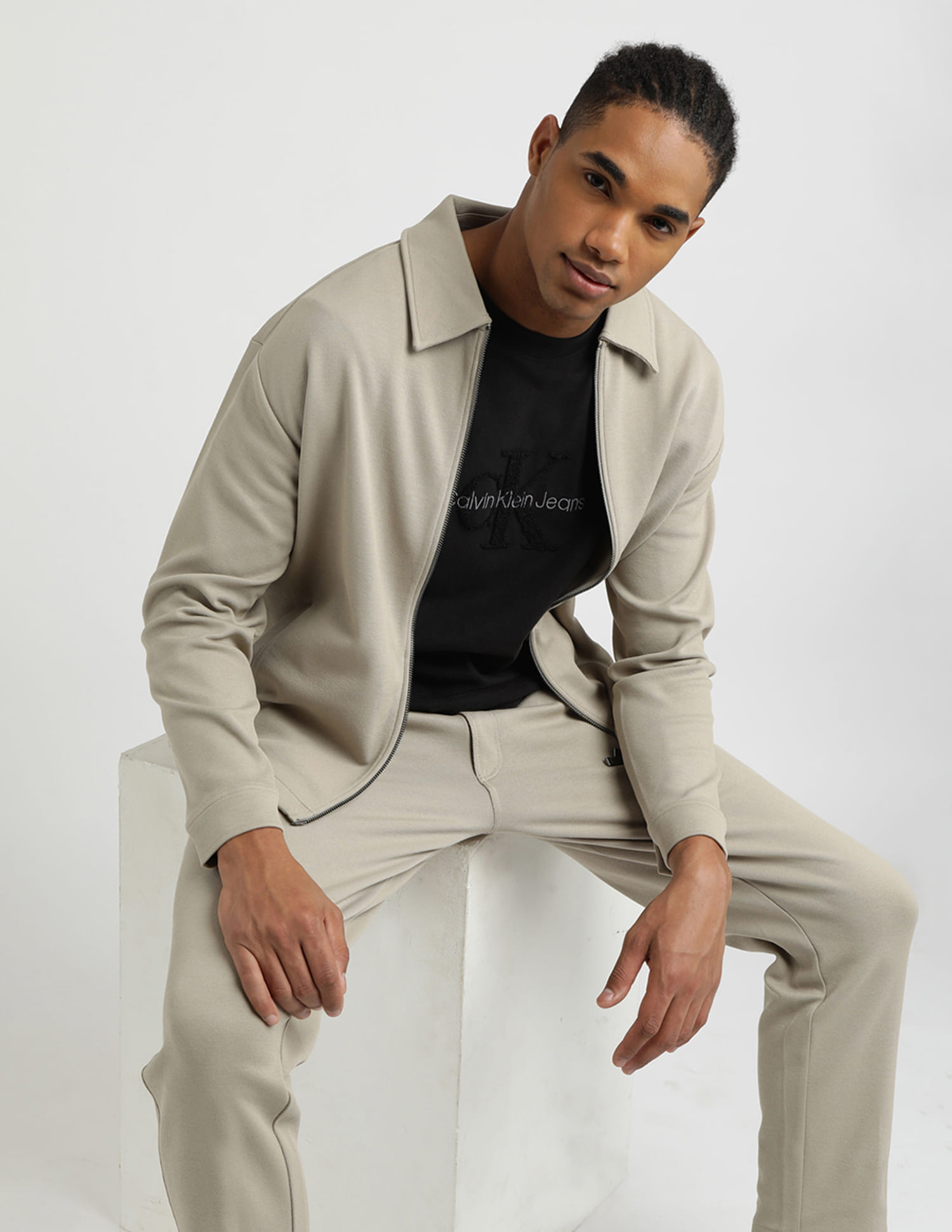 Calvin Klein Jeans Solid Relaxed Fit Cotton Jacket