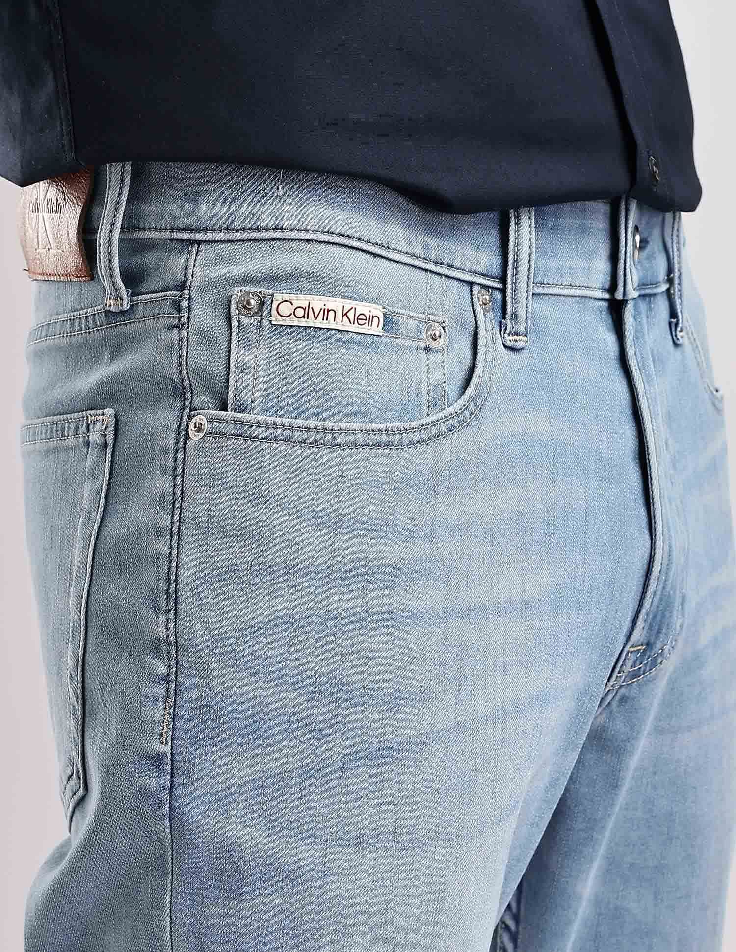 Calvin Klein Jeans Light Washed Slim Fit Mid Rise Jeans