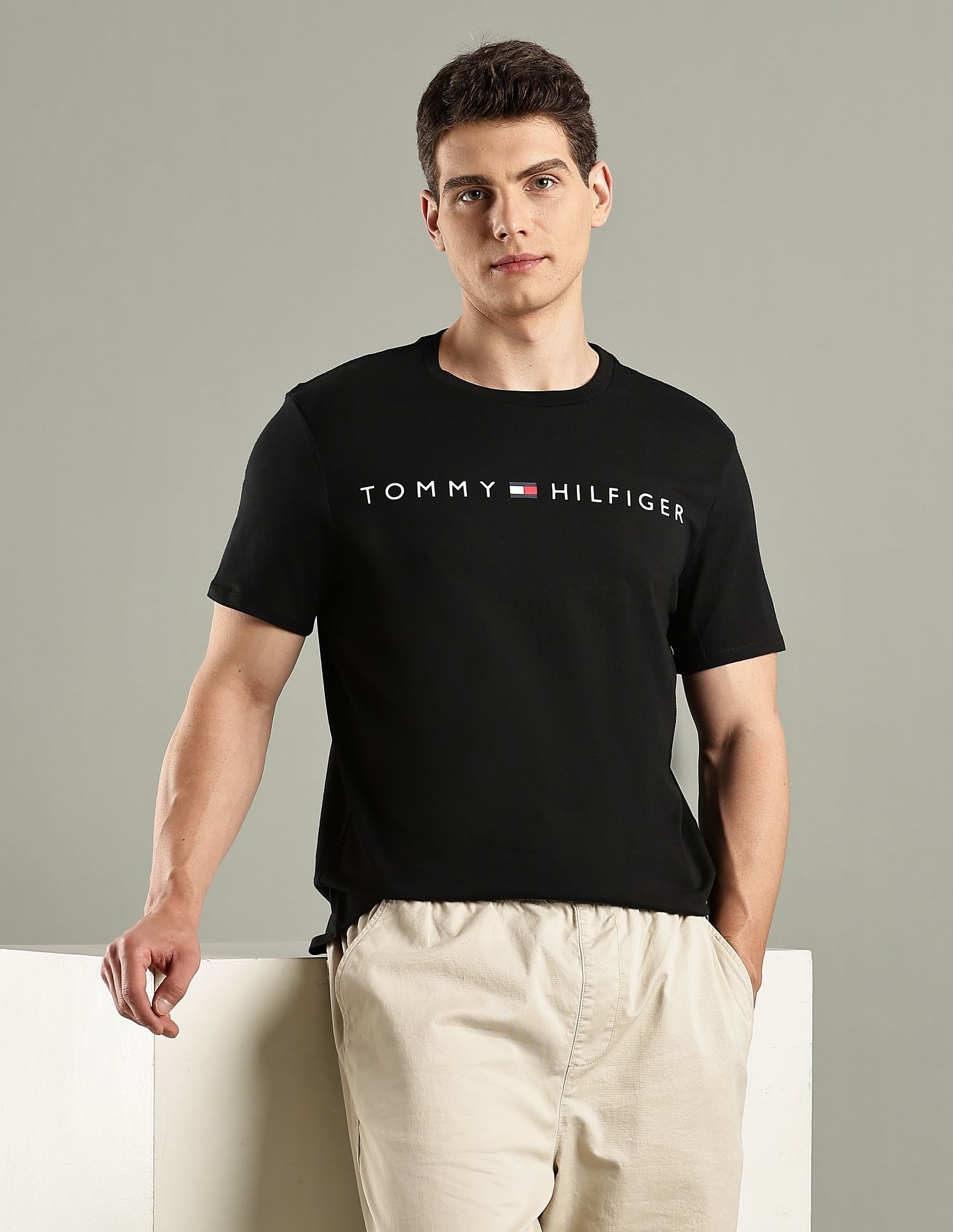 Tommy Hilfiger Logo Regular-Fit Cotton T-Shirt