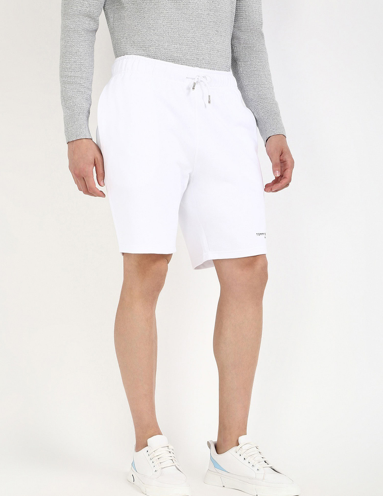 Tommy Hilfiger Regular Solid Mid Rise Shorts