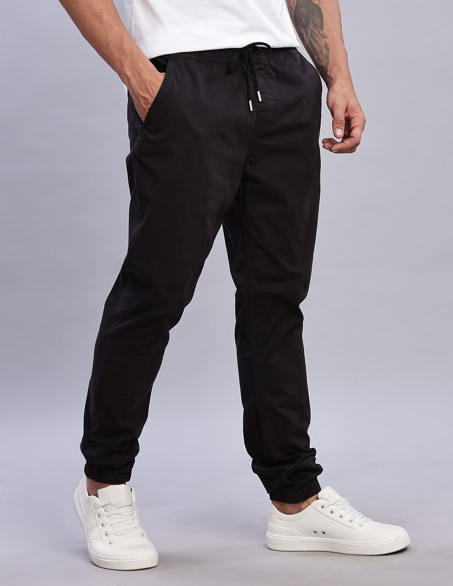 Tommy Hilfiger Mens Black Solid Jogger