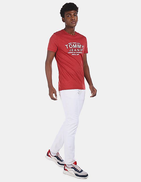 Buy Tommy Hilfiger Men Red Slim Fit Embossed Logo T-Shirt - NNNOW.com