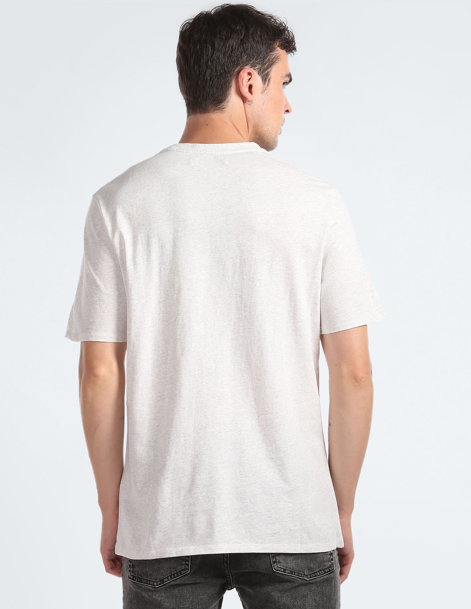 Calvin Klein Jeans Smooth Cotton Solid Crew Neck T-Shirt