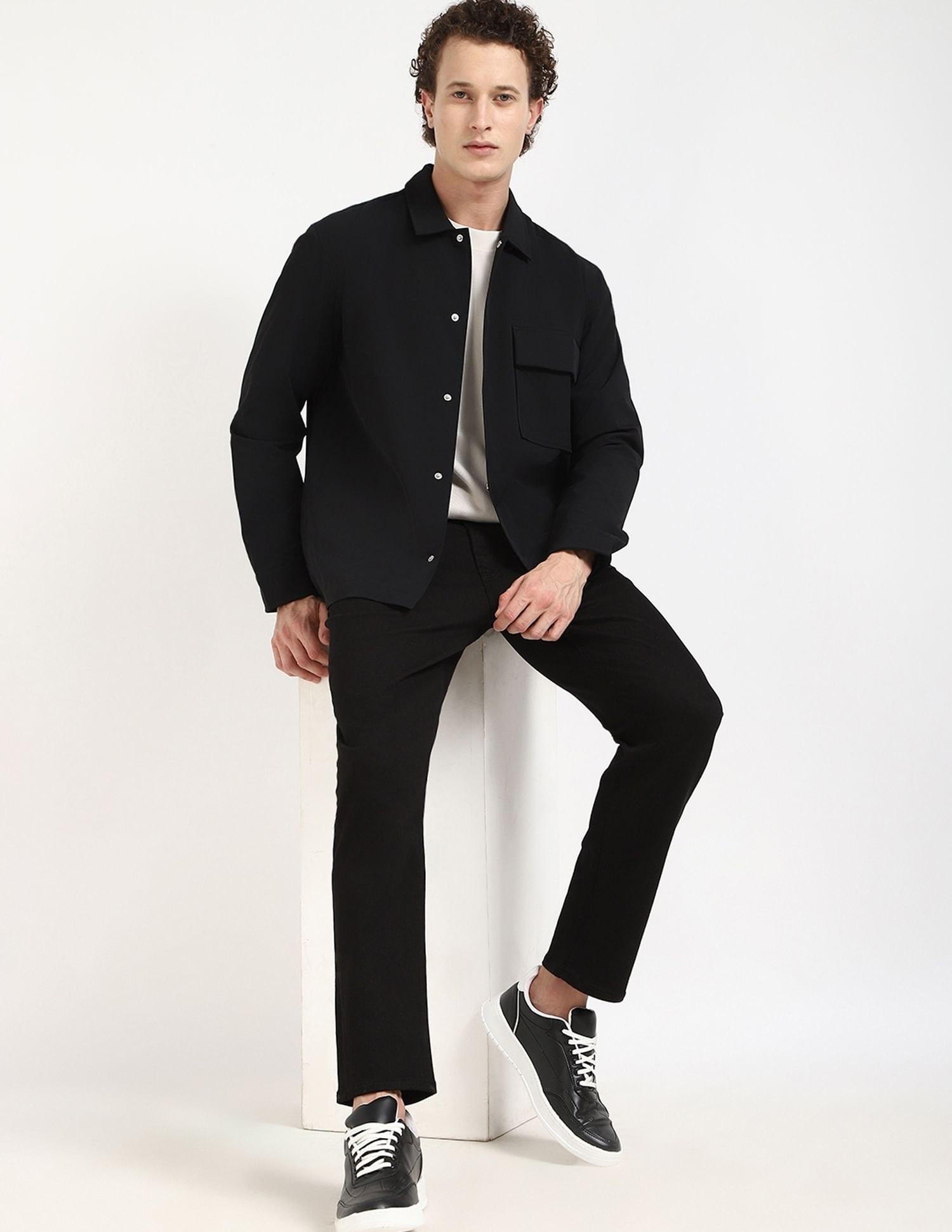 Calvin Klein Jeans Solid Boxy-Fit Poplin Woven Shirt