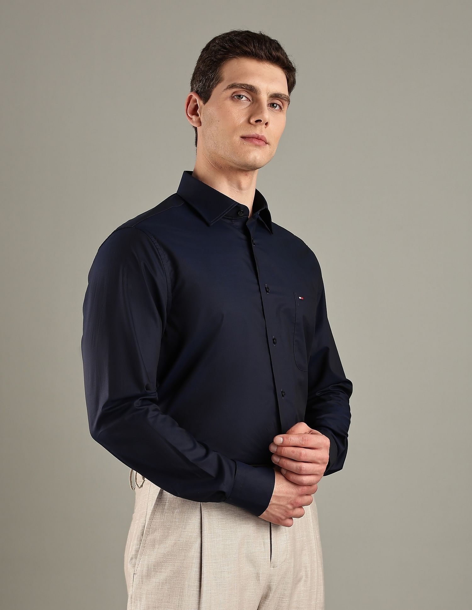 Tommy Hilfiger Solid Regular-Fit Cotton Woven Shirt