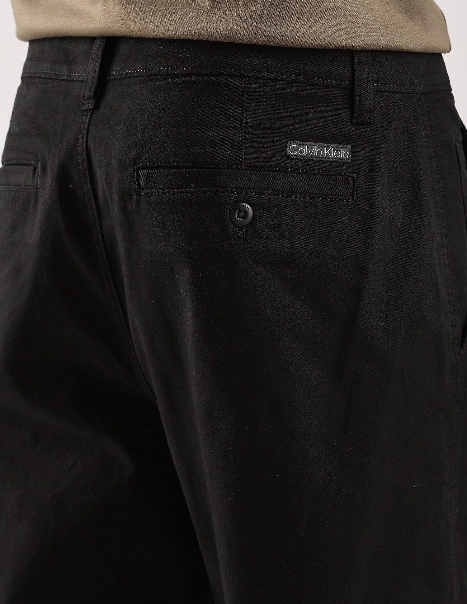 Calvin Klein Jeans Relaxed-Fit Solid Mid Rise Trousers