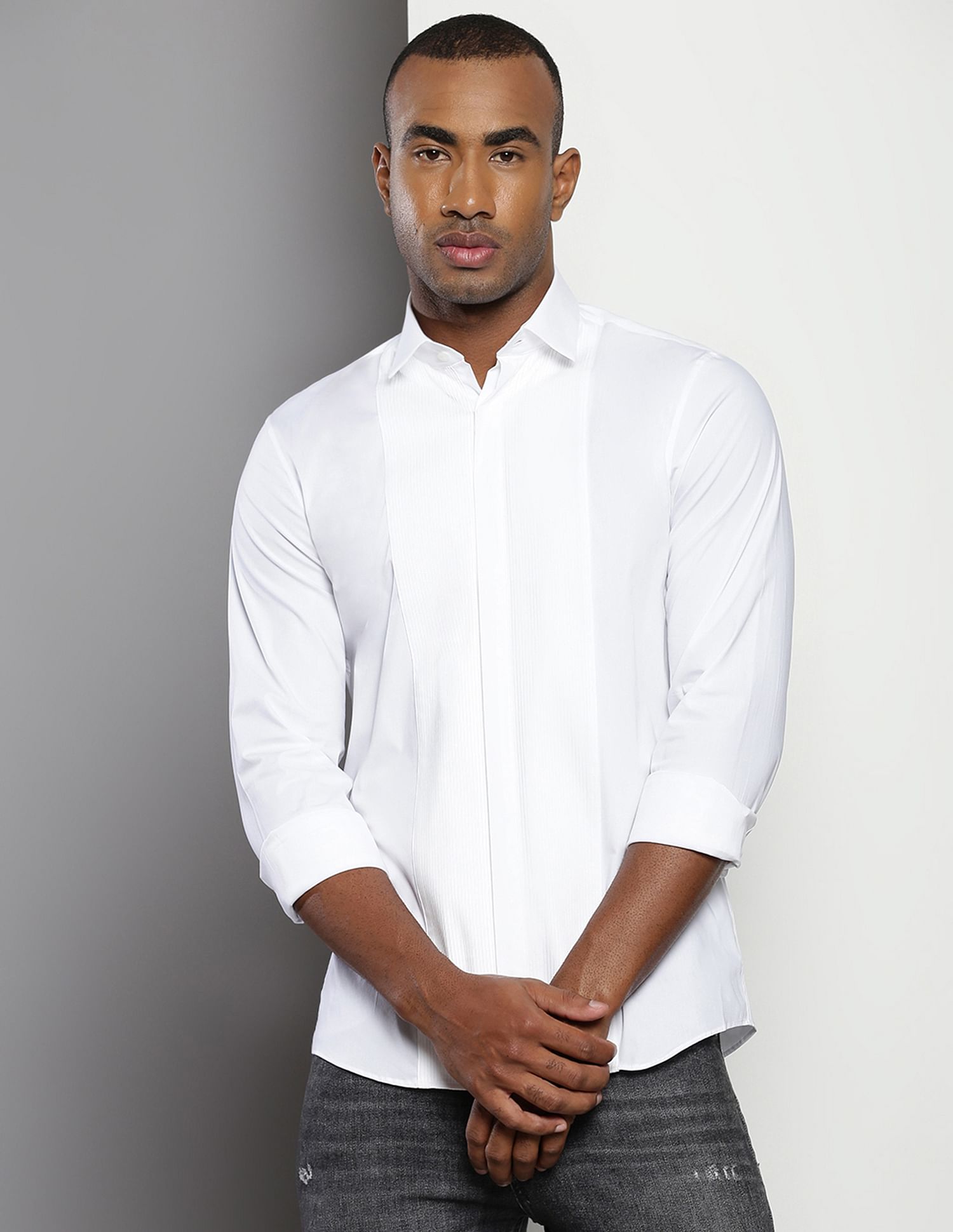Calvin Klein Solid Slim Fit Casual Shirt