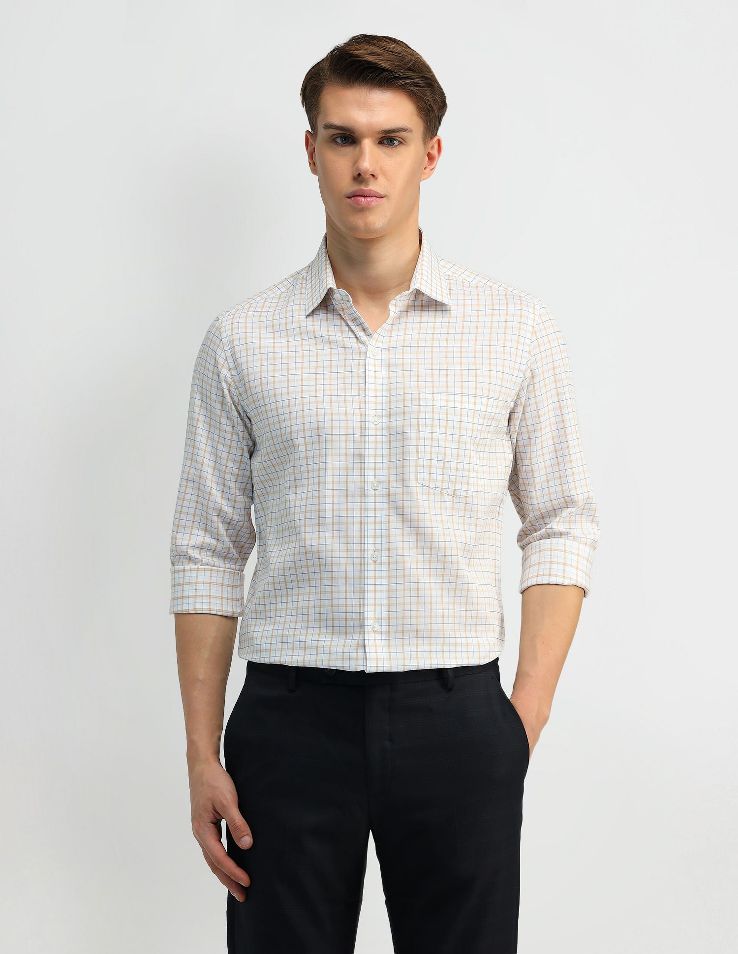 Arrow Pure Cotton Manhattan Slim Fit Shirt