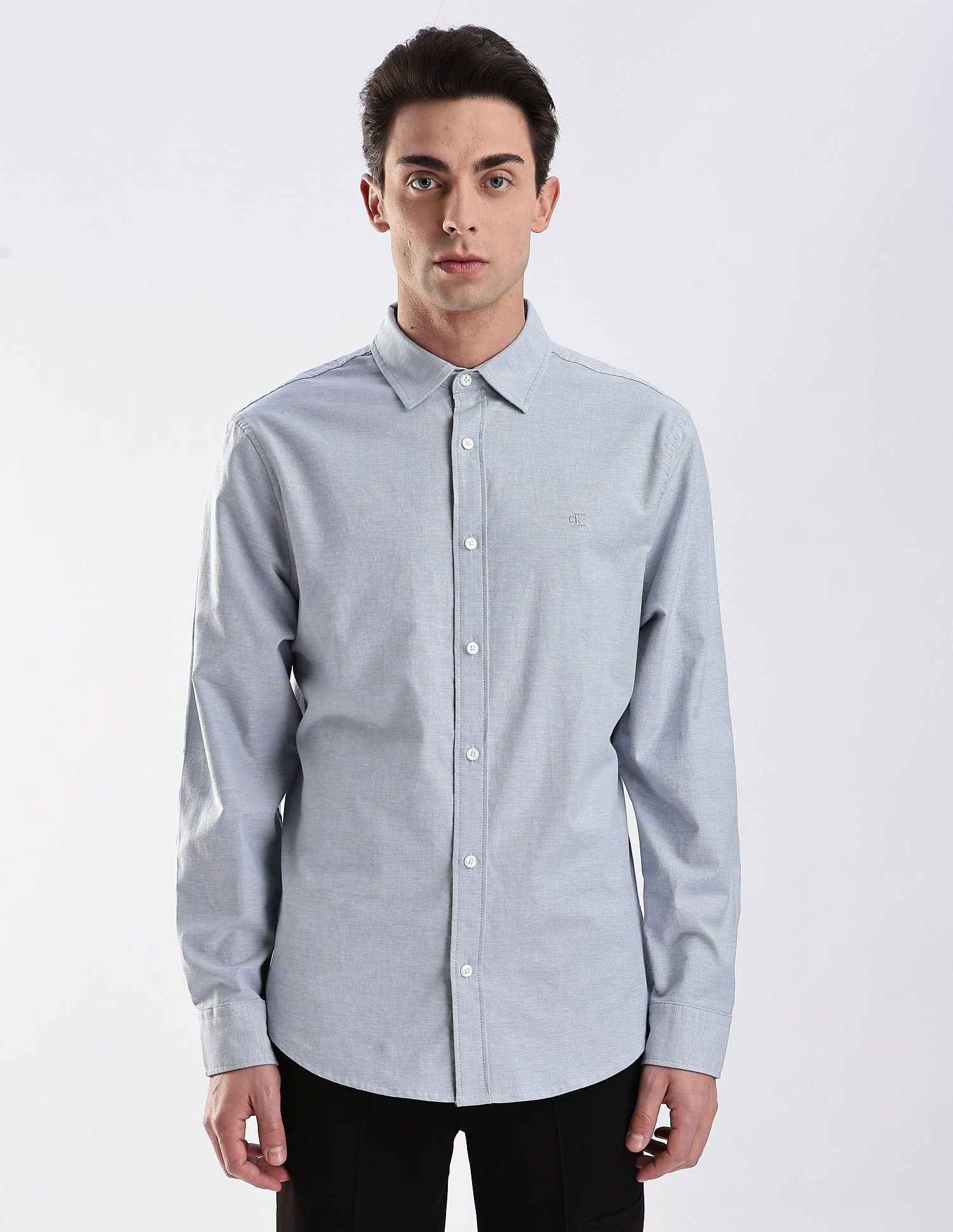 Calvin Klein Jeans Solid Regular Fit Oxford Woven Shirt