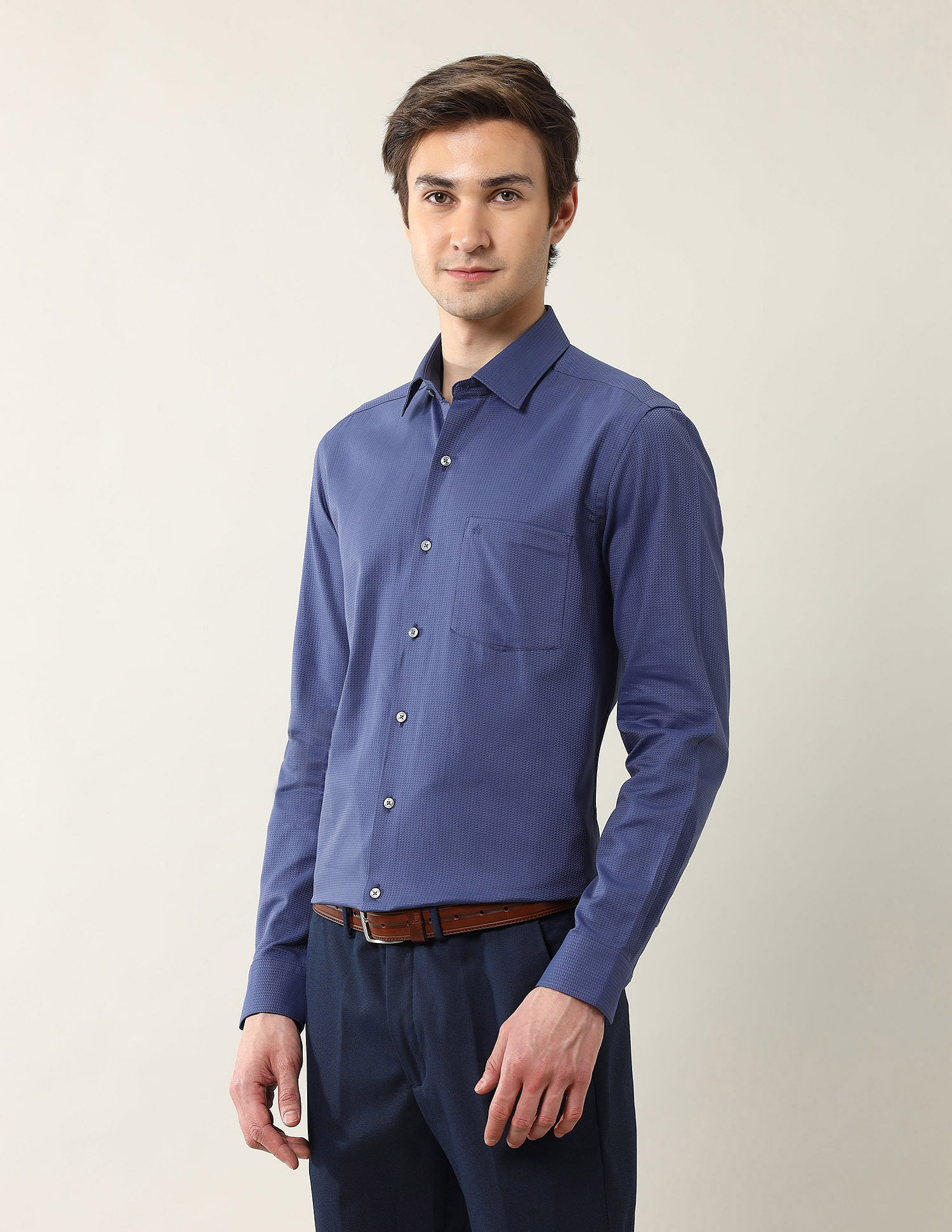 Arrow Textured Manhattan Slim Fit Ceremonial Shirt