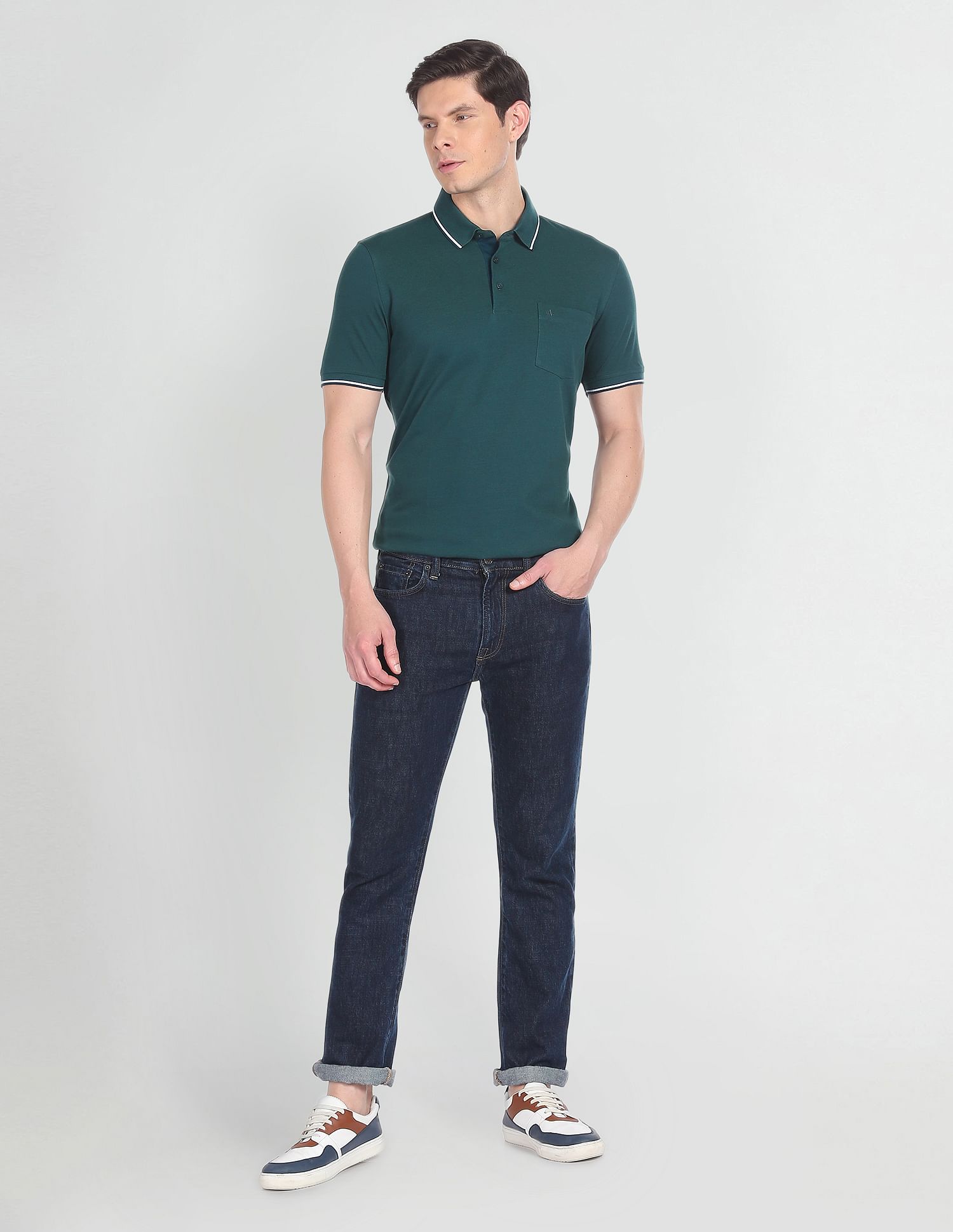 Arrow Tipped Collar Solid Polo Shirt