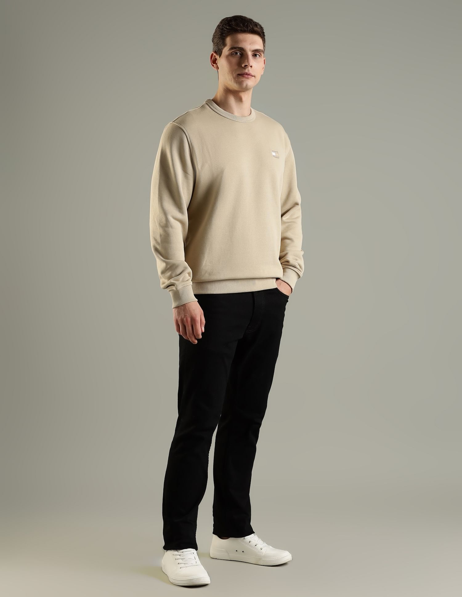 Tommy Hilfiger Solid Regular Fit Cotton Sweatshirt
