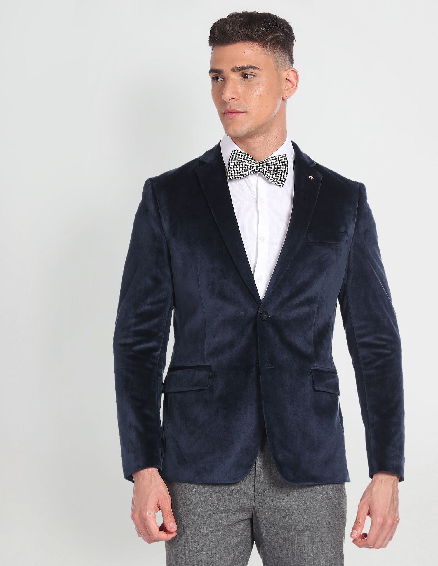 Arrow Solid Regular Fit Blazer