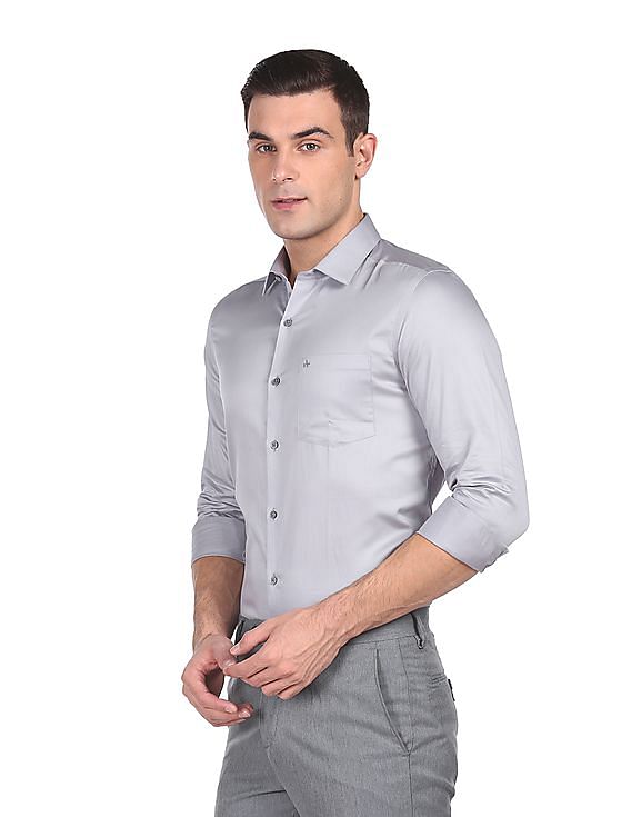 Buy Arrow Men Grey Manhattan Slim Fit Solid Formal Shirt - NNNOW.com