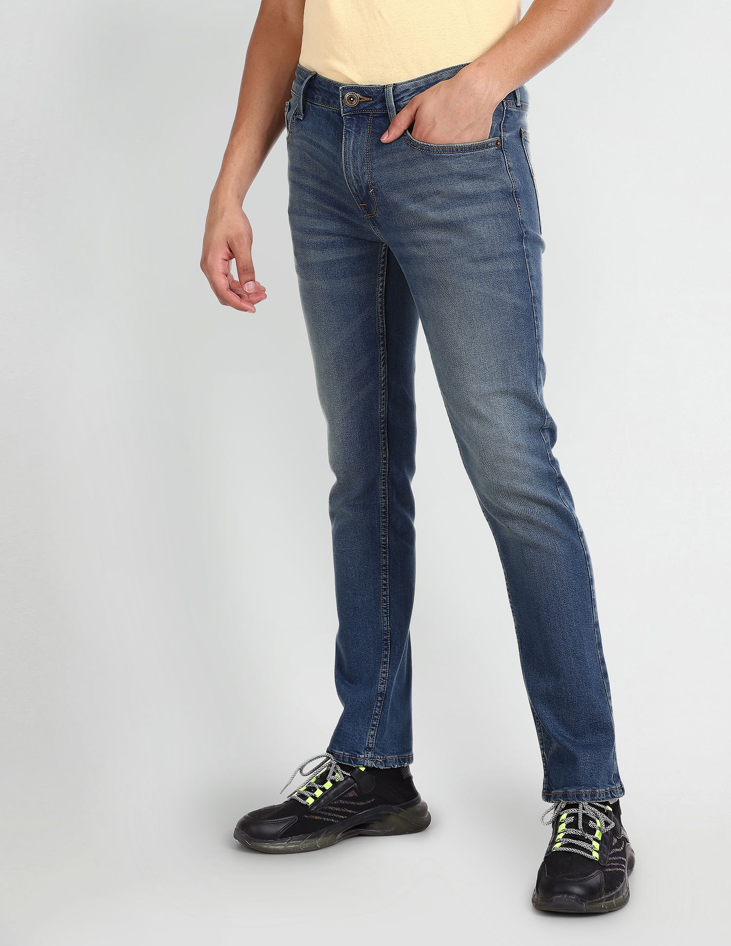 MIKE 511 TAPERED FIT JEANS