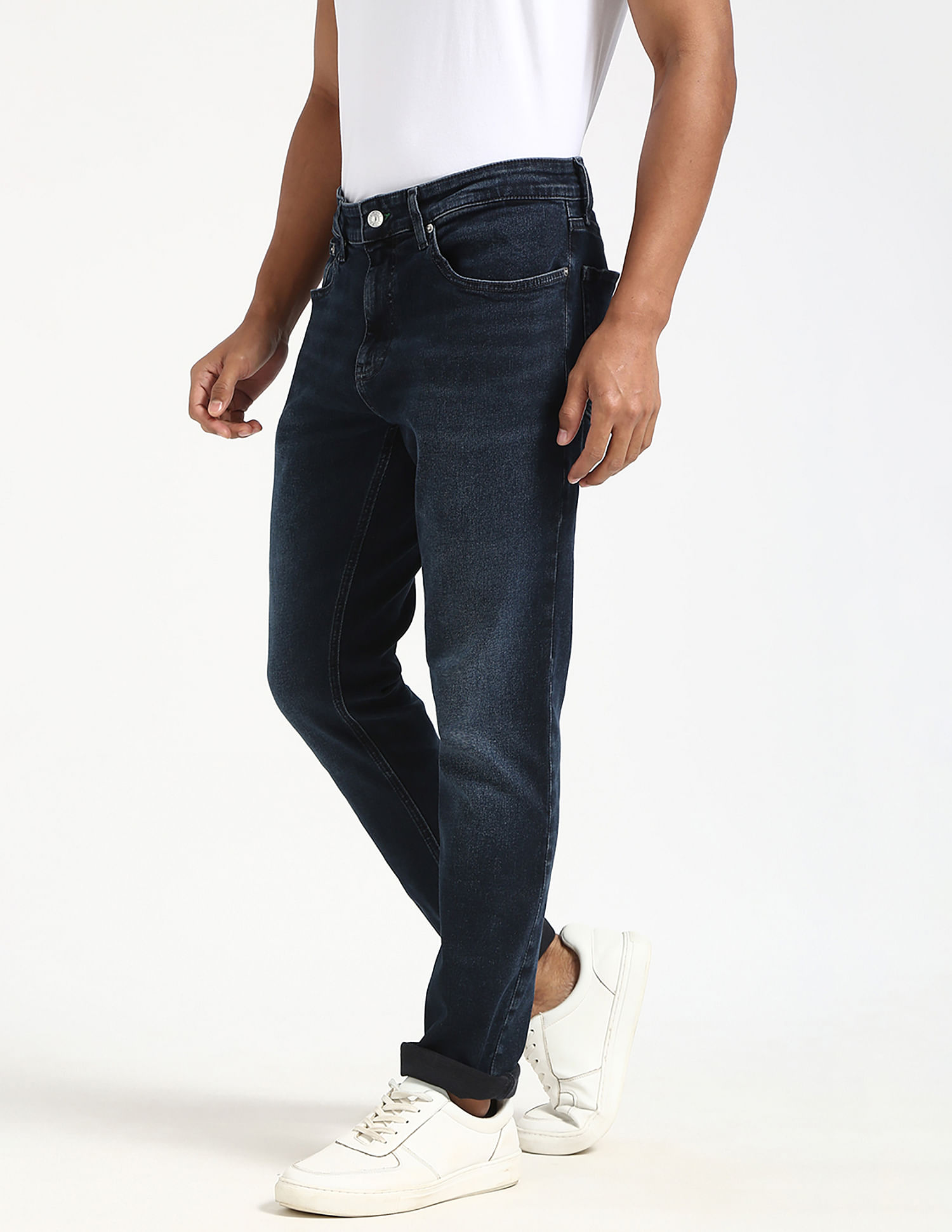 Tommy Hilfiger Light-Wash Relaxed-Fit Mid-Rise Jeans