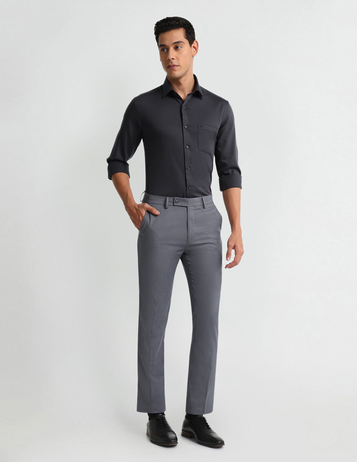 Arrow Manhattan Slim Fit Herringbone Shirt