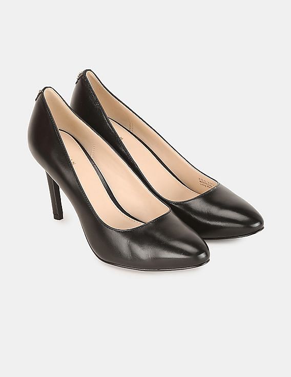 Cole haan gwenda 2025 pump