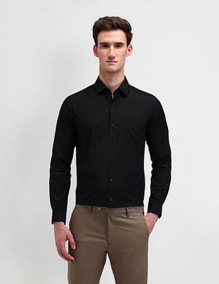 Arrow Solid Manhattan Slim Fit Shirt